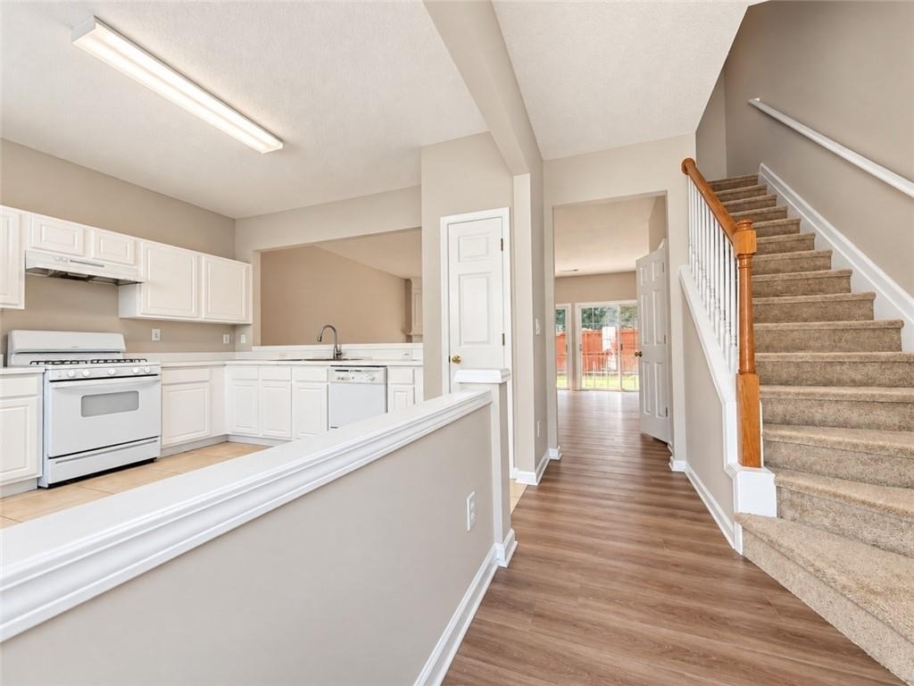 4115 Howell Park Road - Photo 3