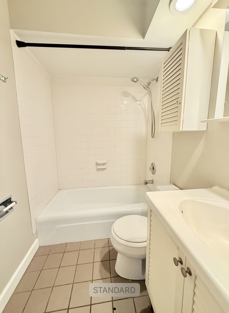205 W Miner Street - Photo 7