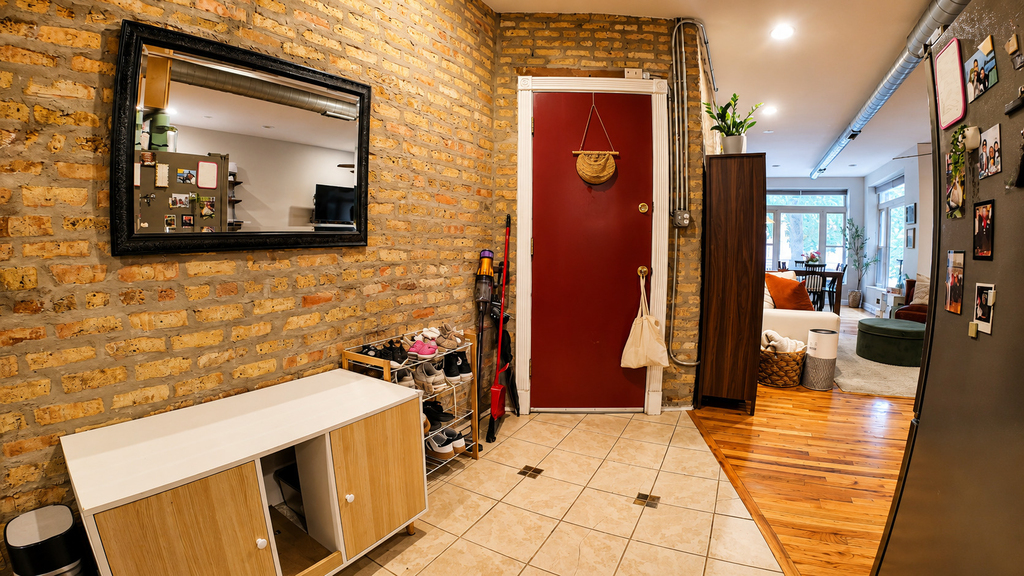 4823 N Sawyer Avenue - Photo 2