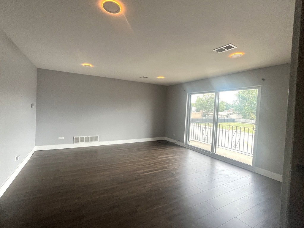 2728 W 87th Street - Photo 5