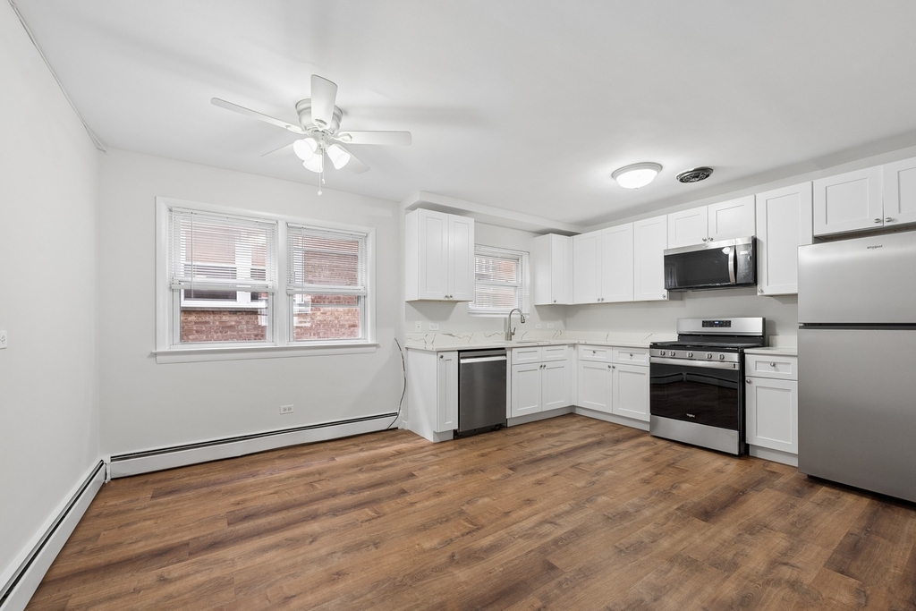 1921 S Harlem Avenue - Photo 2