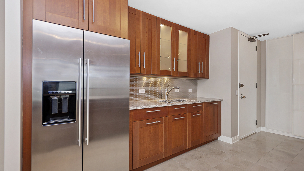 2500 N Lakeview Avenue - Photo 11