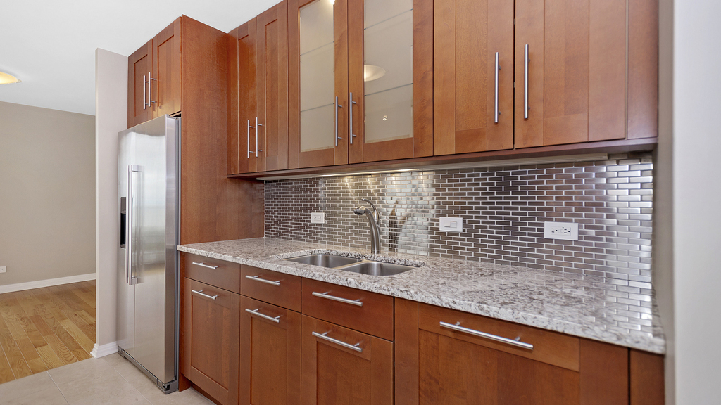 2500 N Lakeview Avenue - Photo 12
