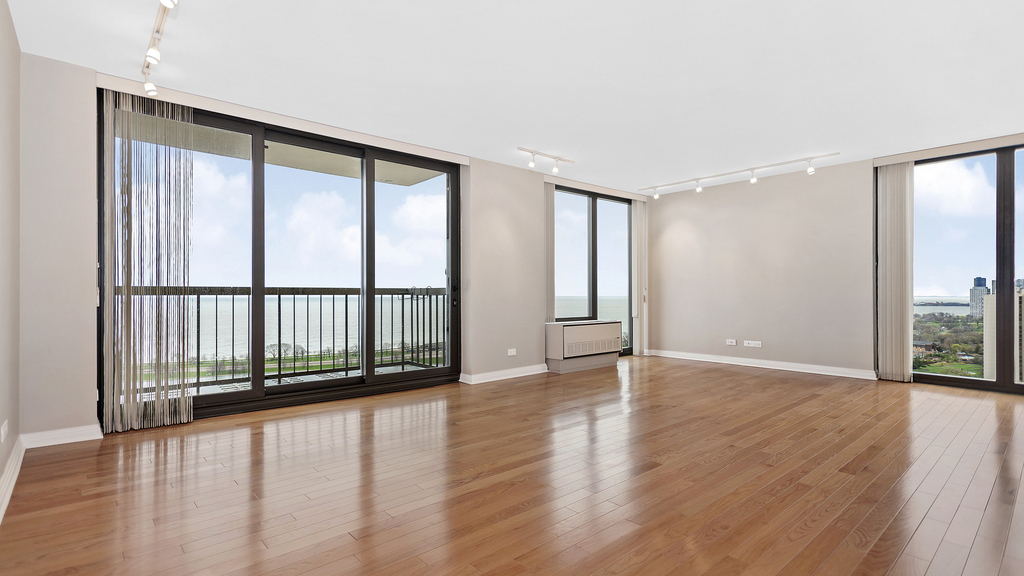 2500 N Lakeview Avenue - Photo 3