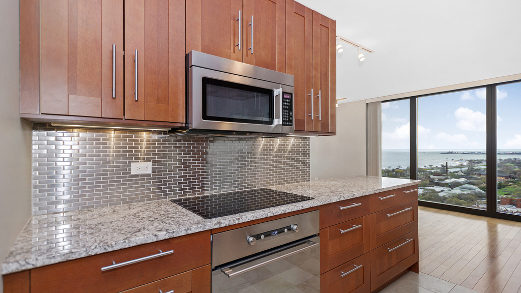 2500 N Lakeview Avenue - Photo 8