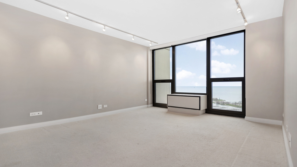 2500 N Lakeview Avenue - Photo 16