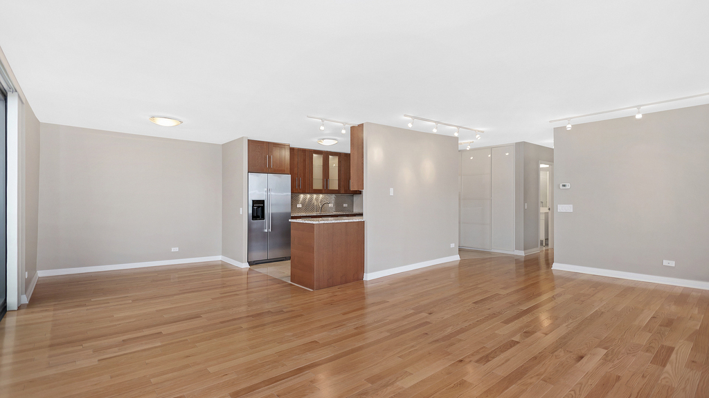 2500 N Lakeview Avenue - Photo 6