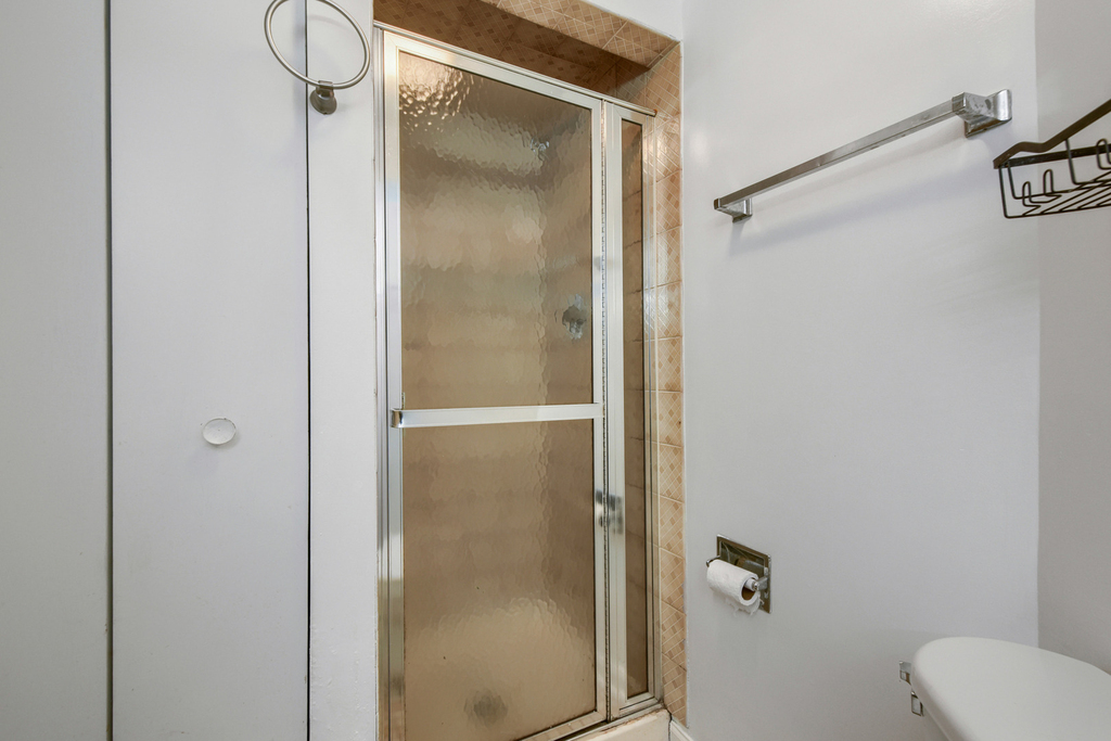 5004 Lee Street - Photo 14