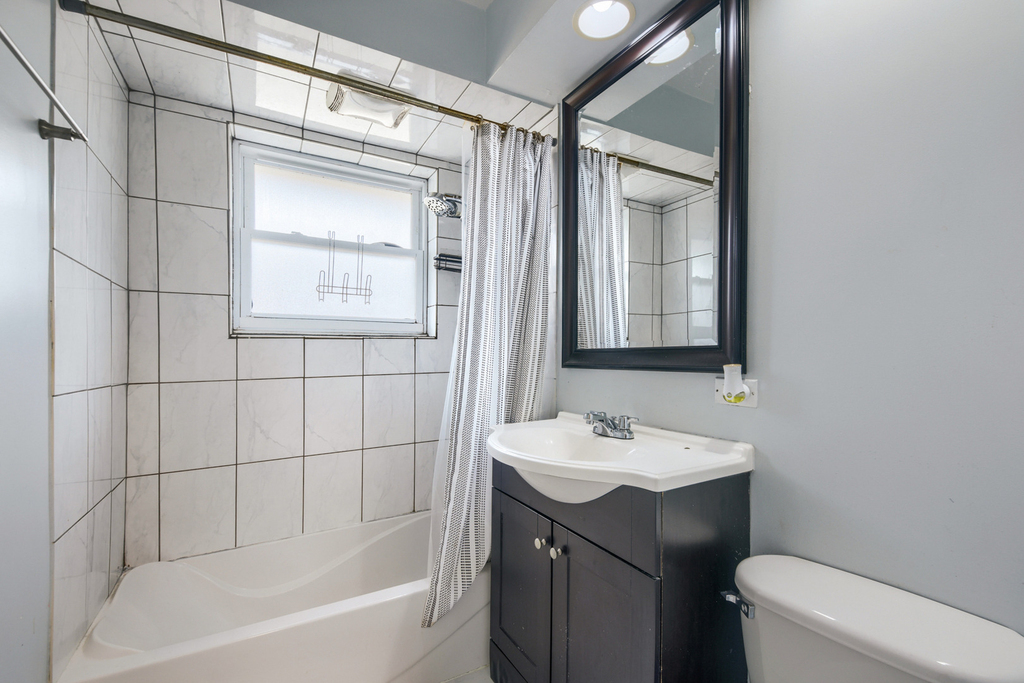 5004 Lee Street - Photo 10