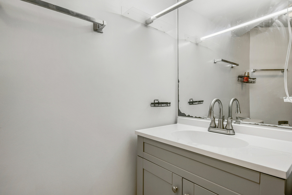 5004 Lee Street - Photo 13
