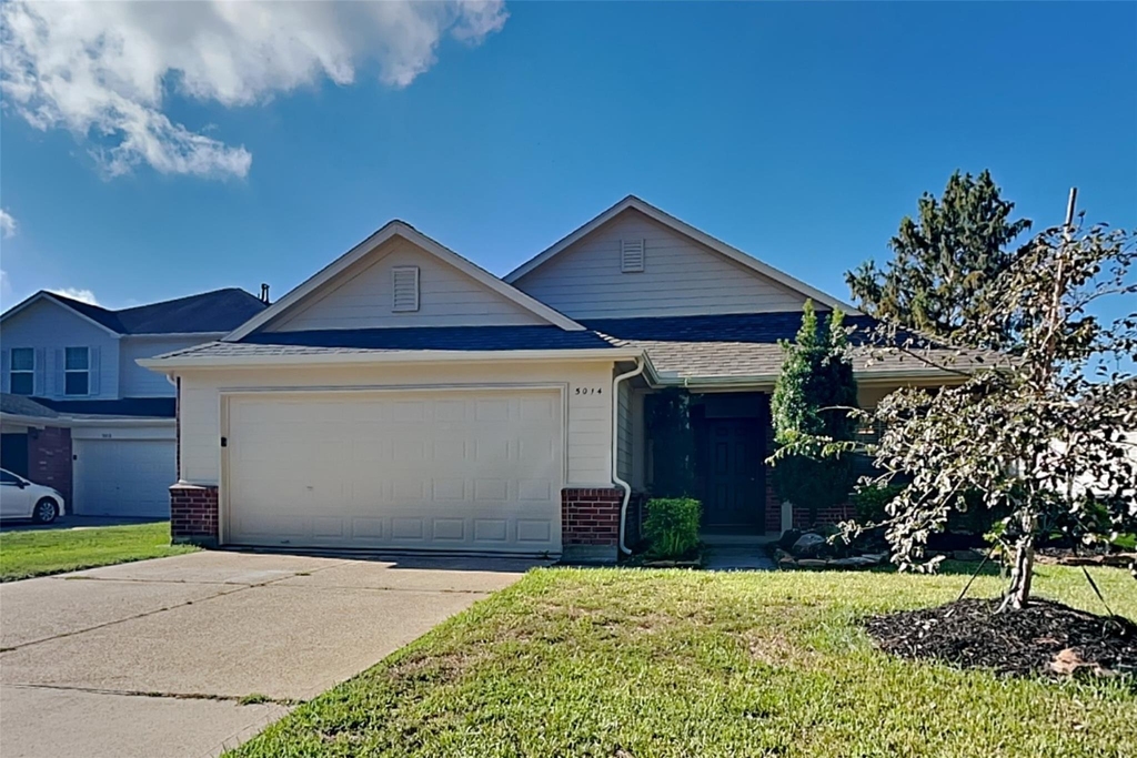 5014 Woodland Meadows Lane - Photo 0