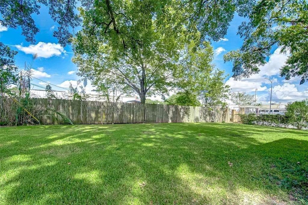 8518 Forum Drive - Photo 15