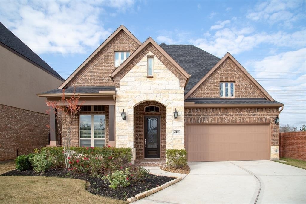 4902 Thunder Creek Lane - Photo 0