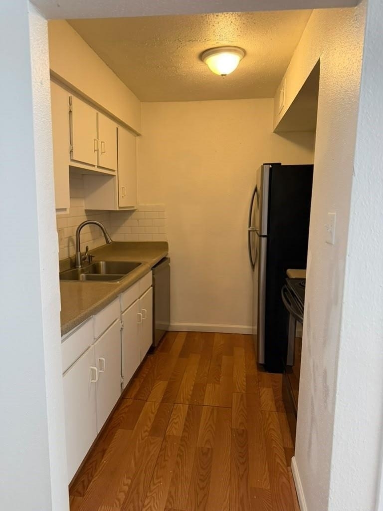 5625 Antoine Drive - Photo 4