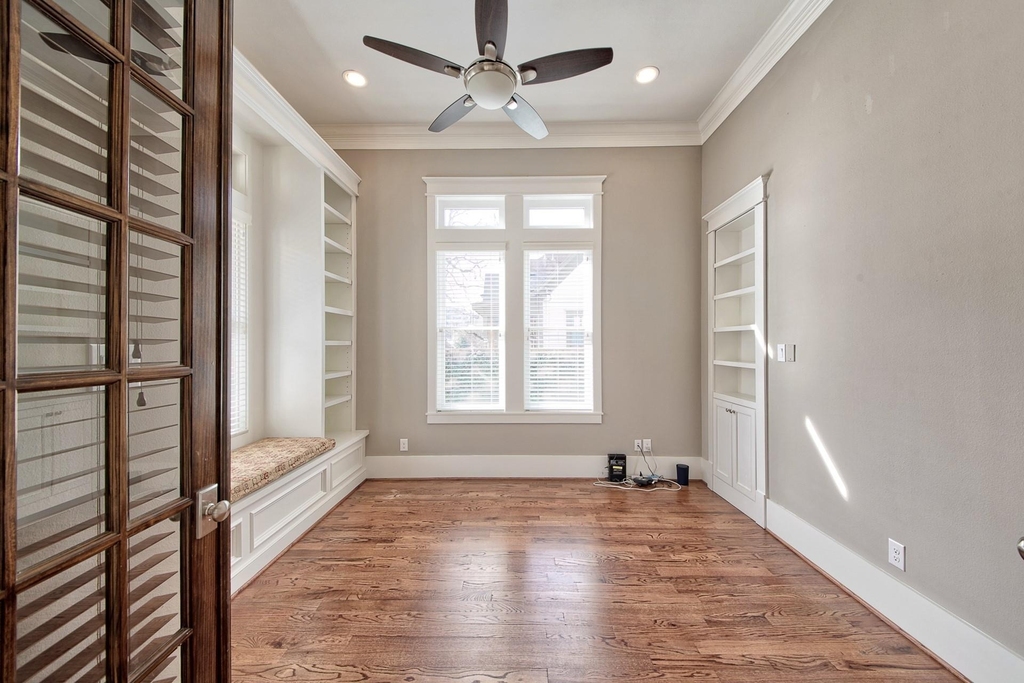 2006 Lubbock Street - Photo 1