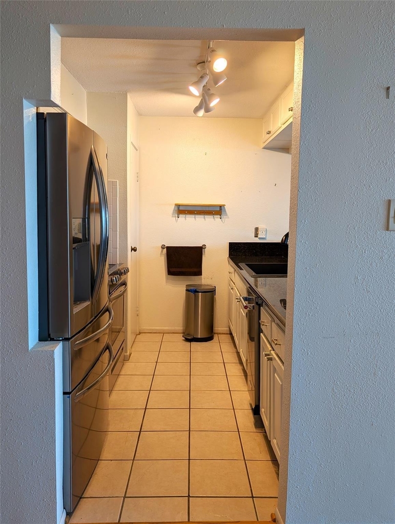 8402 Seawall Boulevard - Photo 7