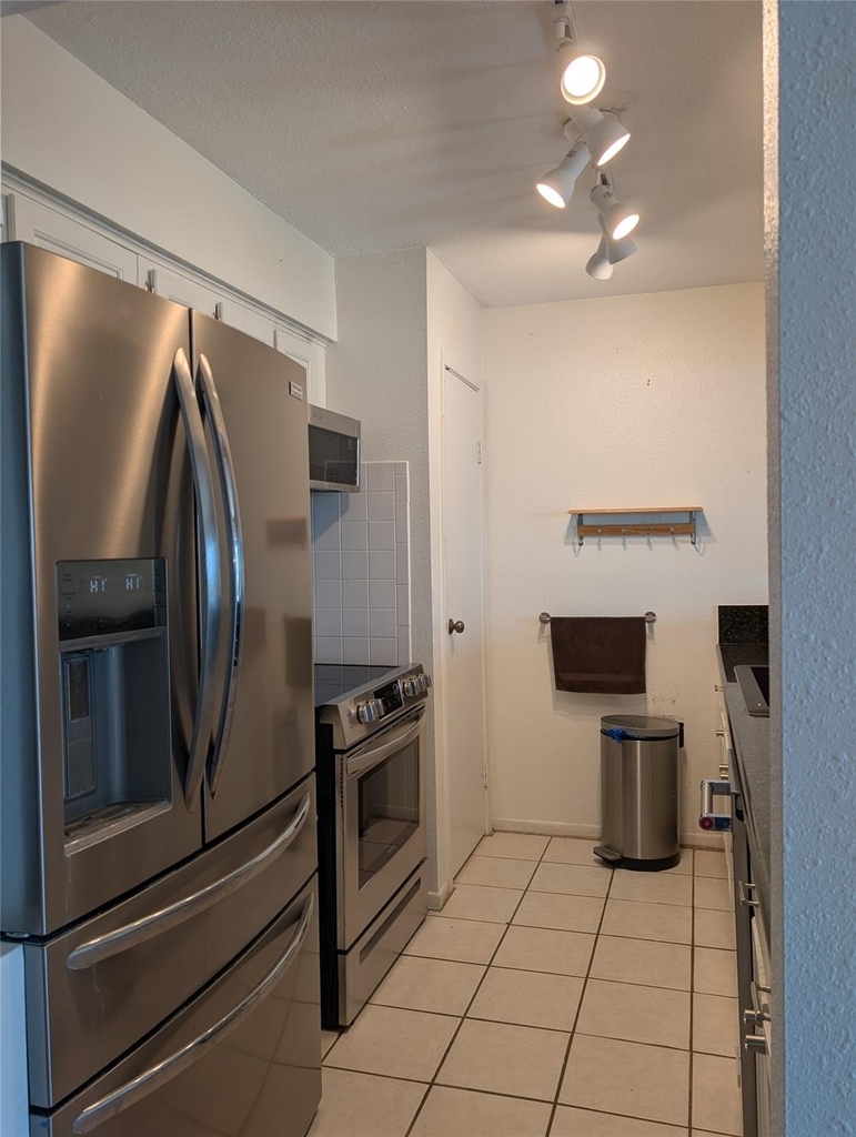 8402 Seawall Boulevard - Photo 21