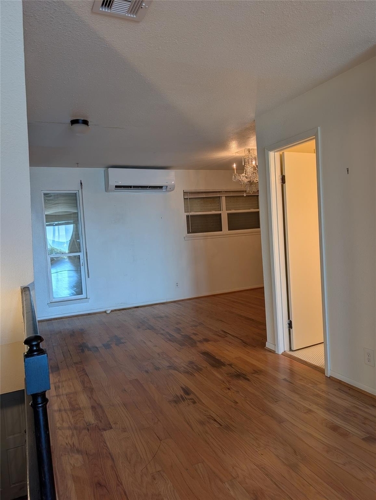 8402 Seawall Boulevard - Photo 12