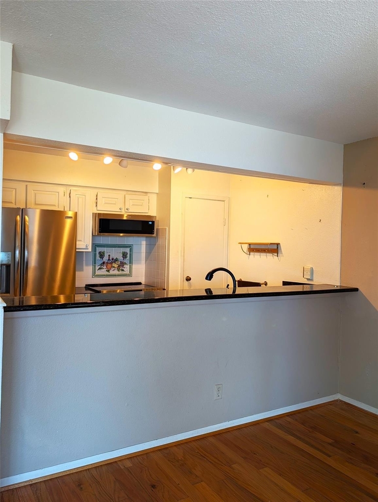 8402 Seawall Boulevard - Photo 6