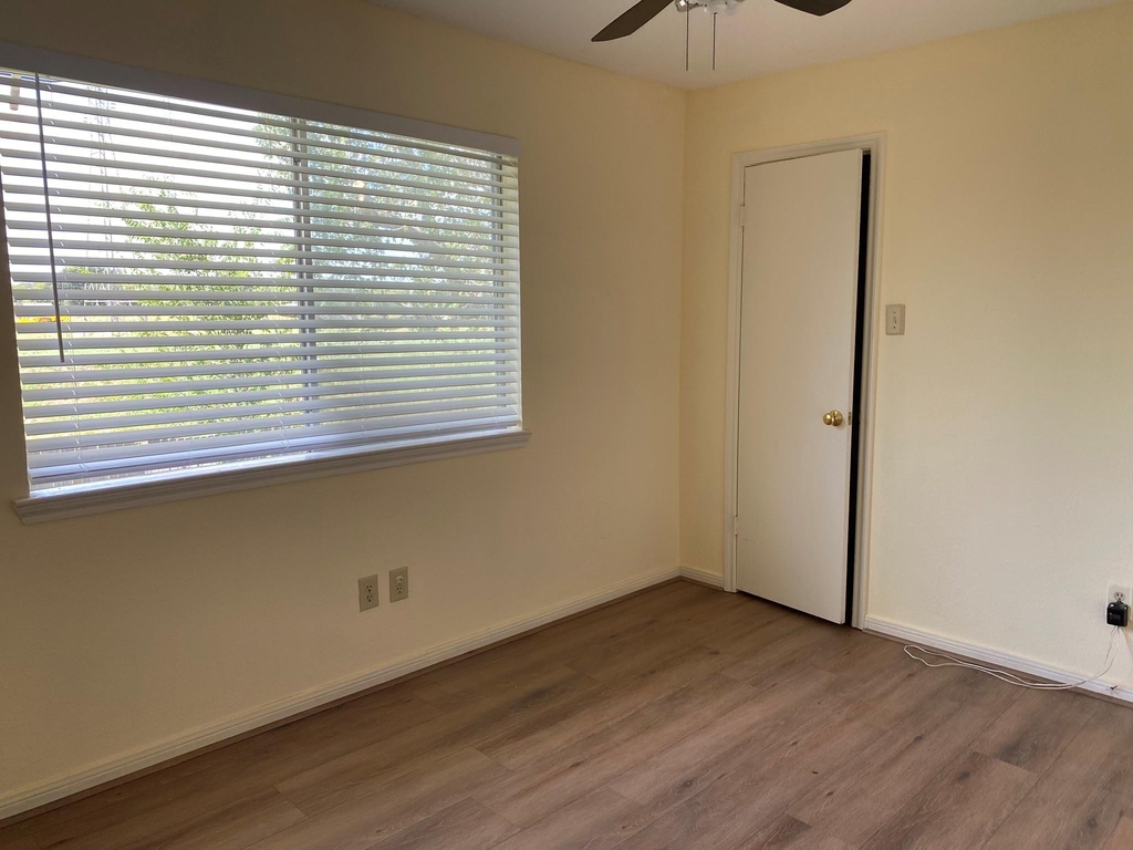 2426 Lakefield Way - Photo 12