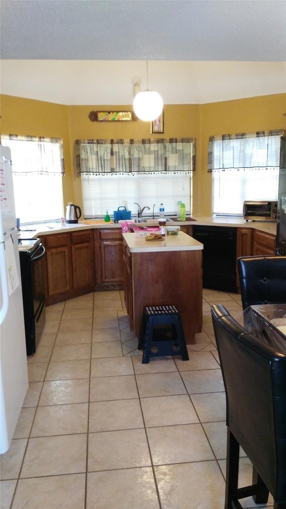2426 Lakefield Way - Photo 2