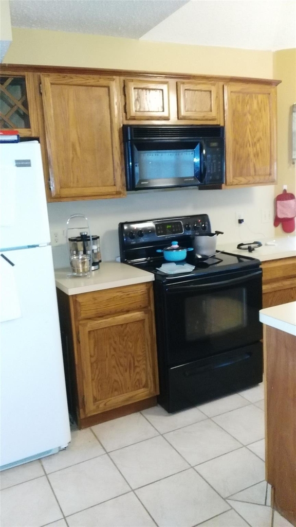 2426 Lakefield Way - Photo 3