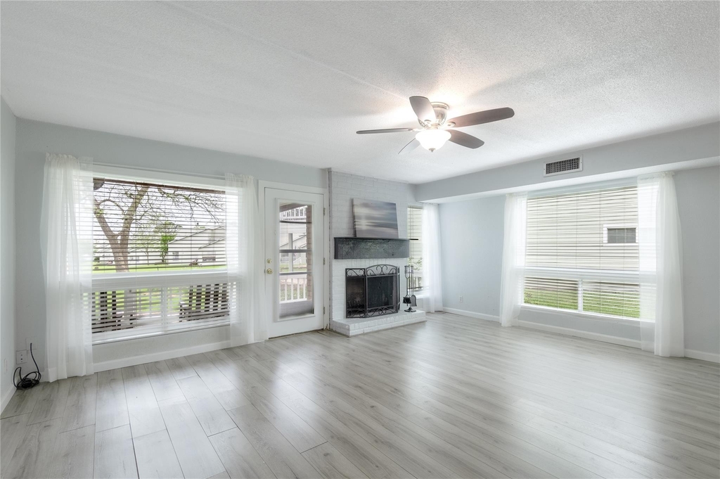 400 Echo Lane - Photo 5