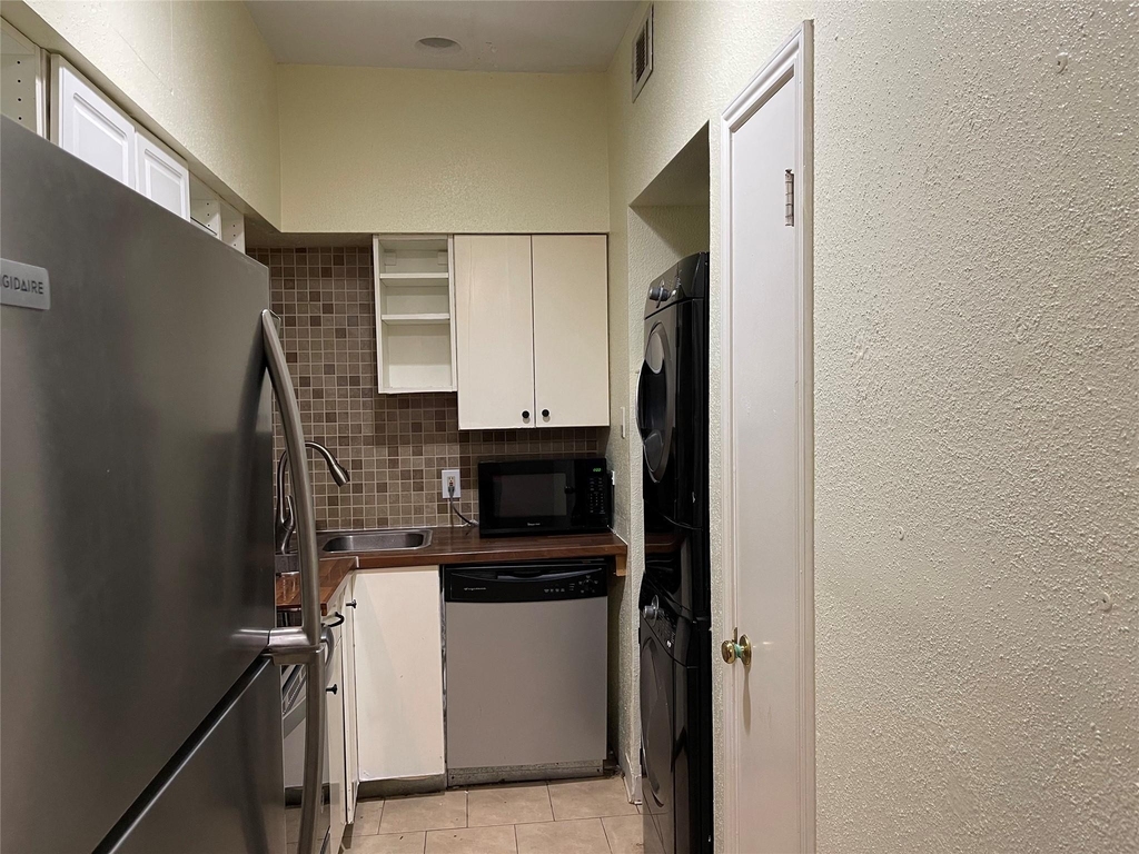 8055 Cambridge Street - Photo 19
