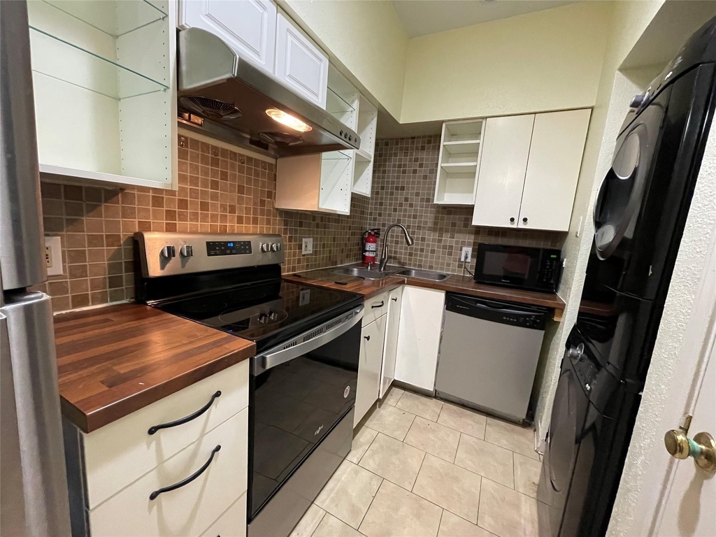 8055 Cambridge Street - Photo 18