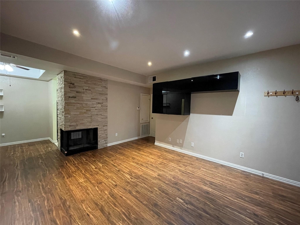 8055 Cambridge Street - Photo 10
