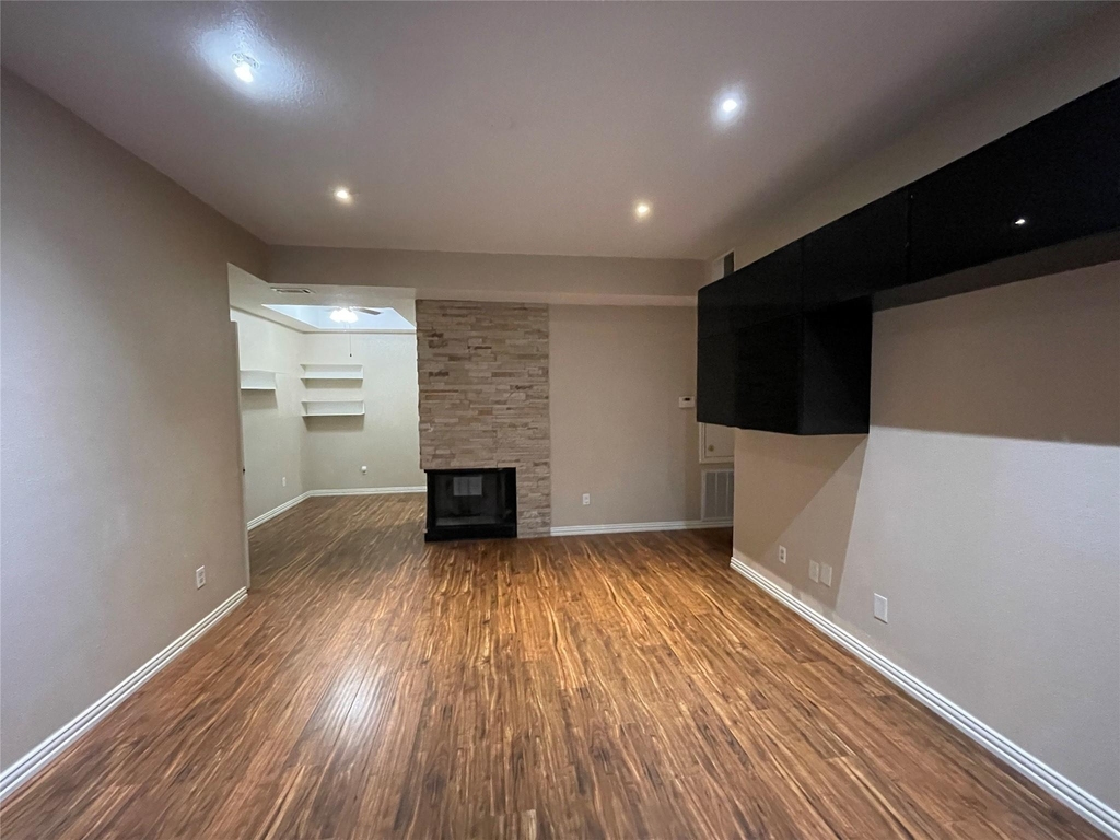 8055 Cambridge Street - Photo 3