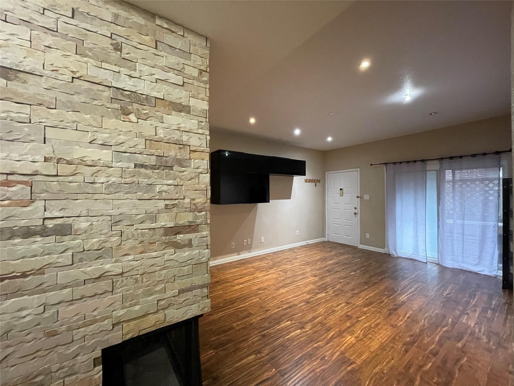 8055 Cambridge Street - Photo 6