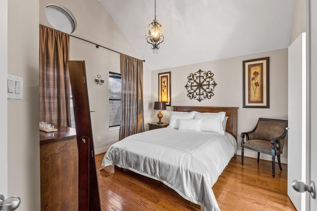 5817 Darling Street - Photo 9