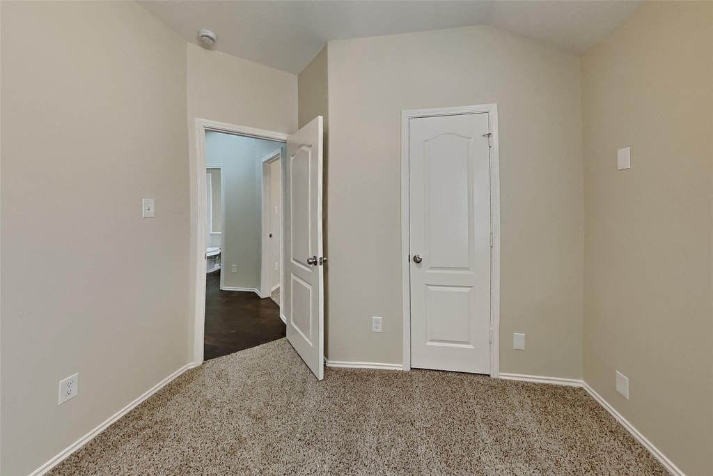 21542 Kings Bend Drive - Photo 10