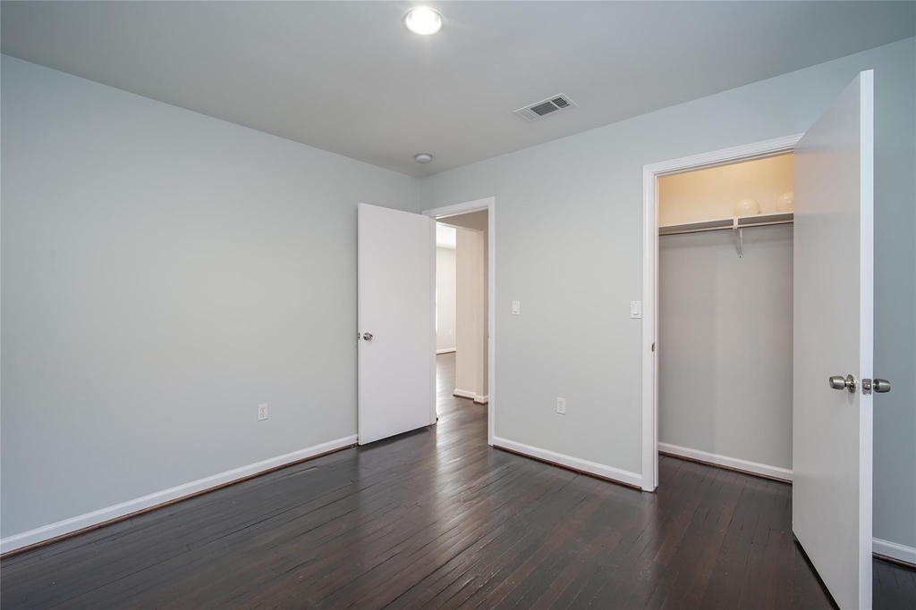 906 W 9th Street - Photo 26