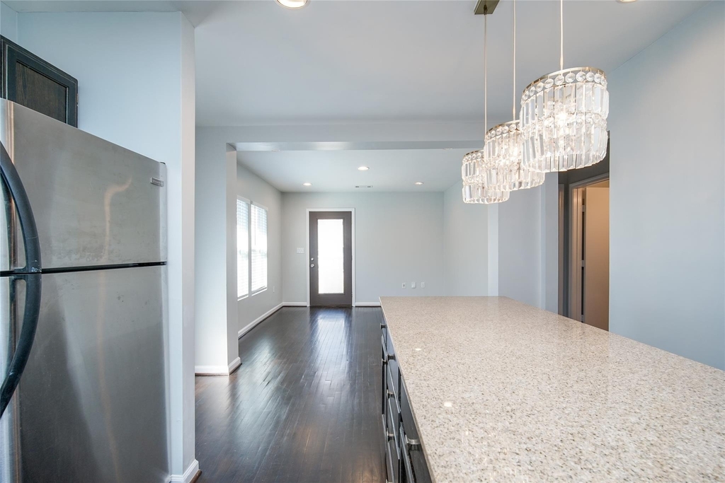 906 W 9th Street - Photo 19