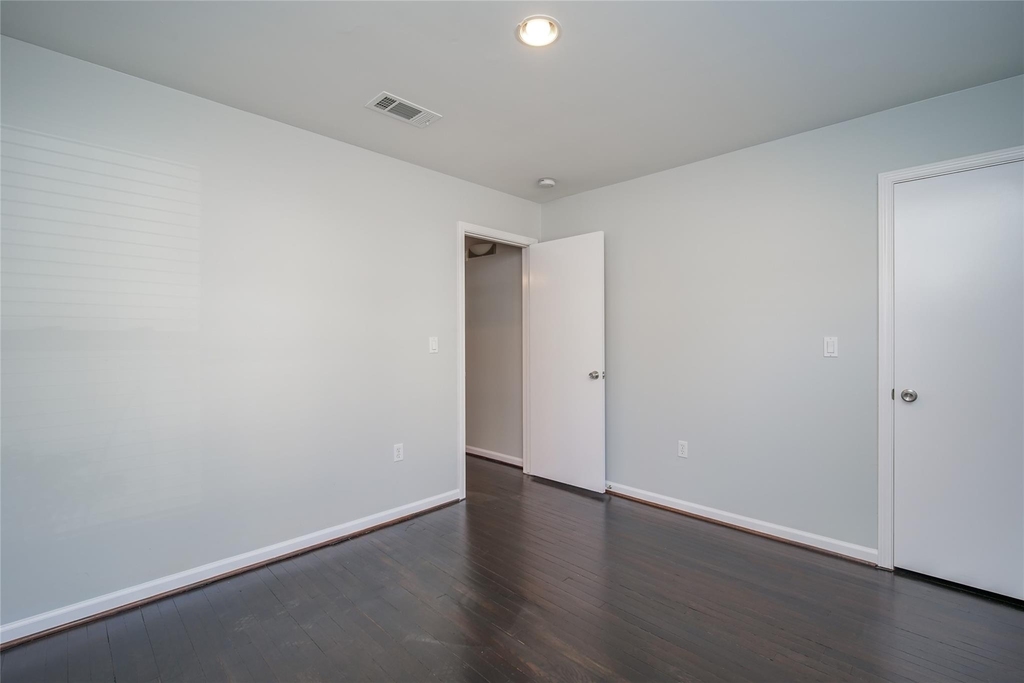 906 W 9th Street - Photo 23