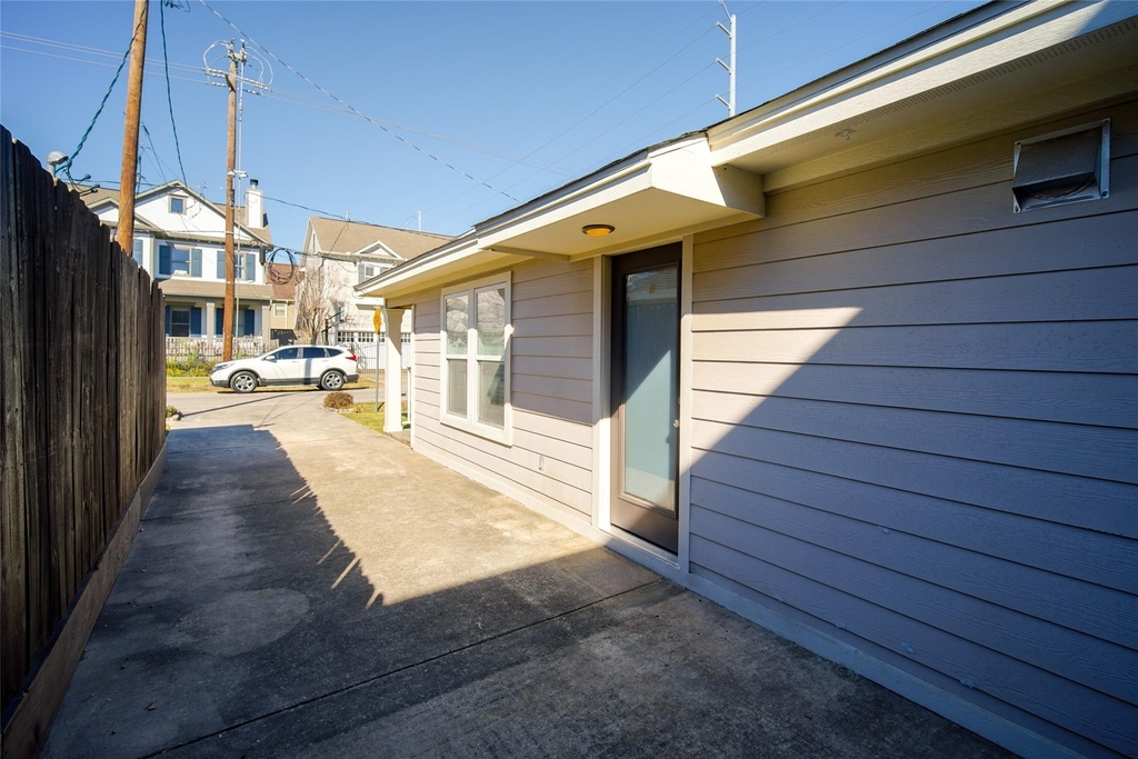 906 W 9th Street - Photo 4