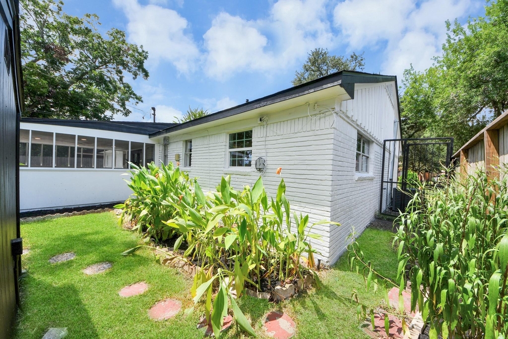 5619 Duxbury Street - Photo 43
