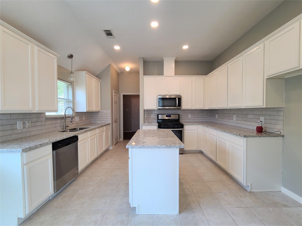 18818 Harbor Key Circle - Photo 15