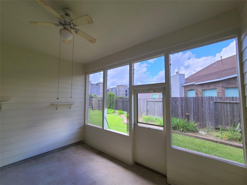 18818 Harbor Key Circle - Photo 18