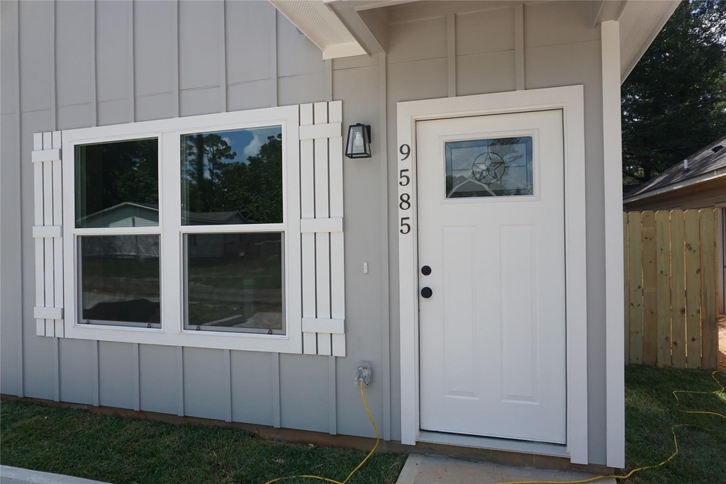 9585 Darkwood - Photo 1