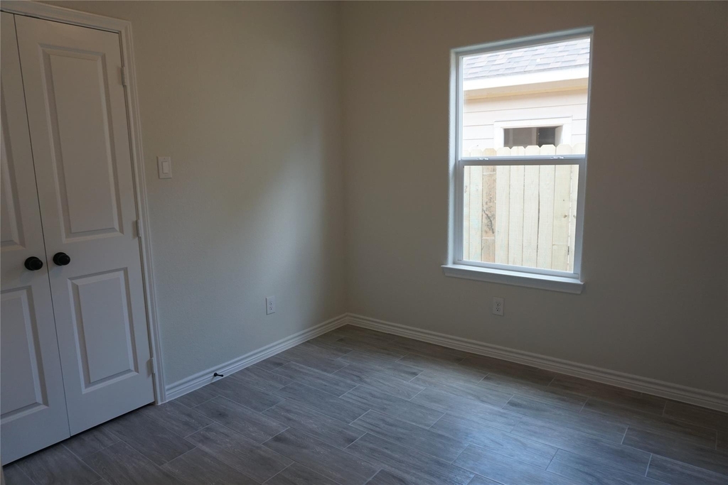 9585 Darkwood - Photo 11