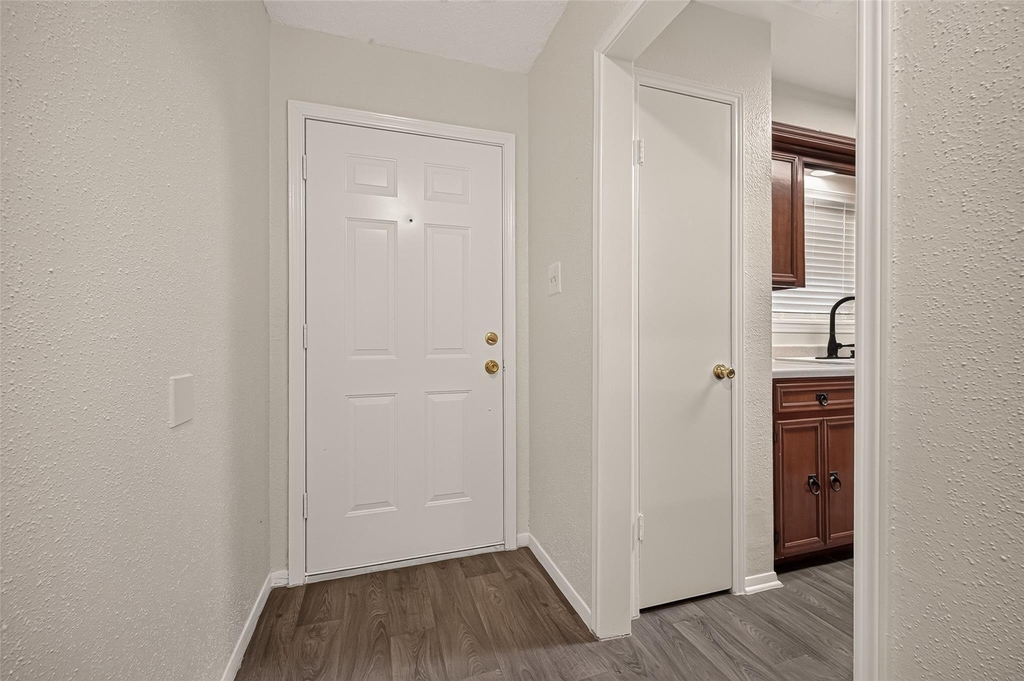29210 Binefield Street - Photo 6