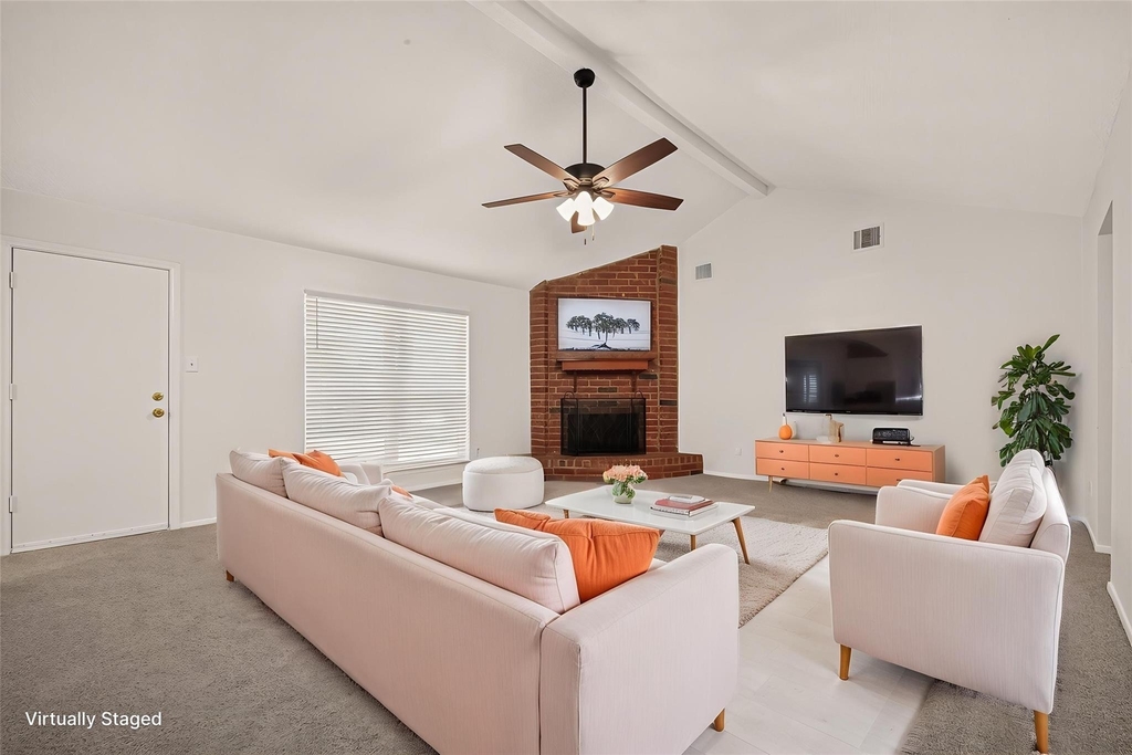 29210 Binefield Street - Photo 1