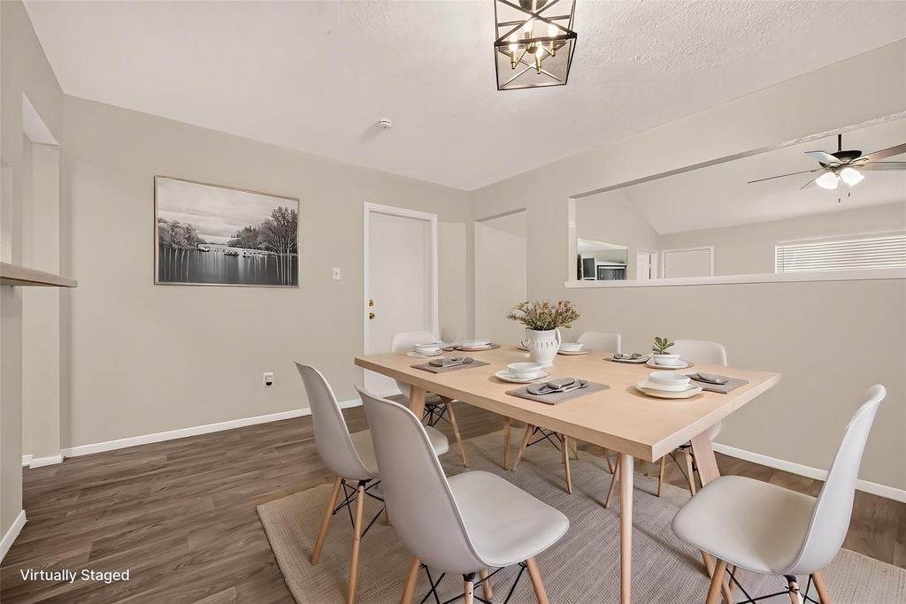 29210 Binefield Street - Photo 2