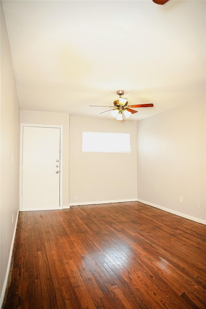1407 Carroll Oliver Way - Photo 2