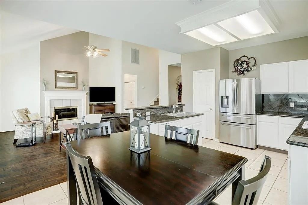 635 Presley Way - Photo 4