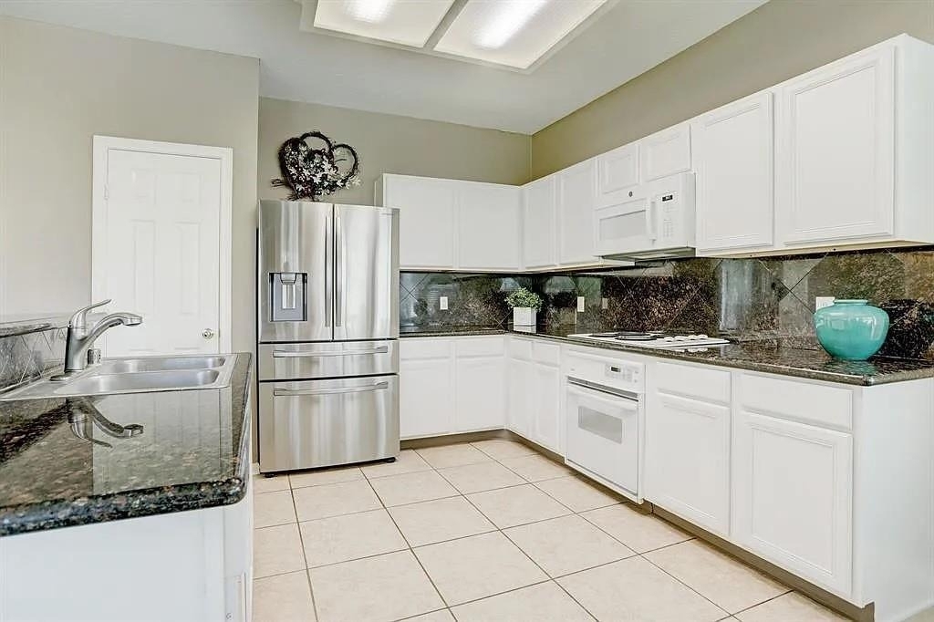 635 Presley Way - Photo 8