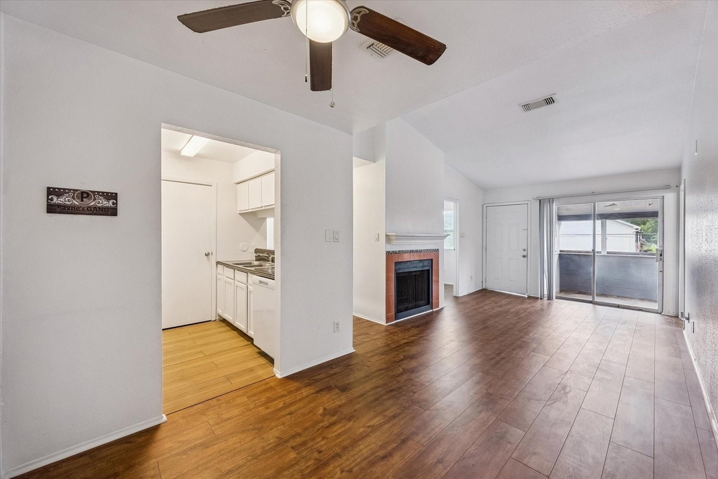 768 Memorial Mews Street - Photo 1